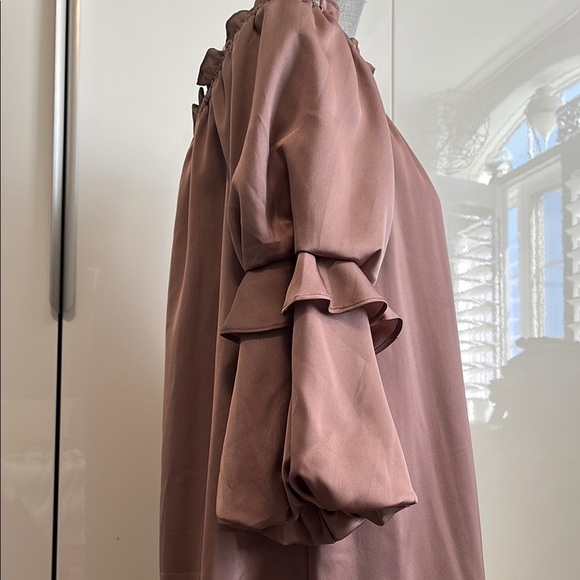BLUSH Satiny Off-Shoulder Puff Sleeve Lined Dress in Blush, Size M - Picture 8 of 11